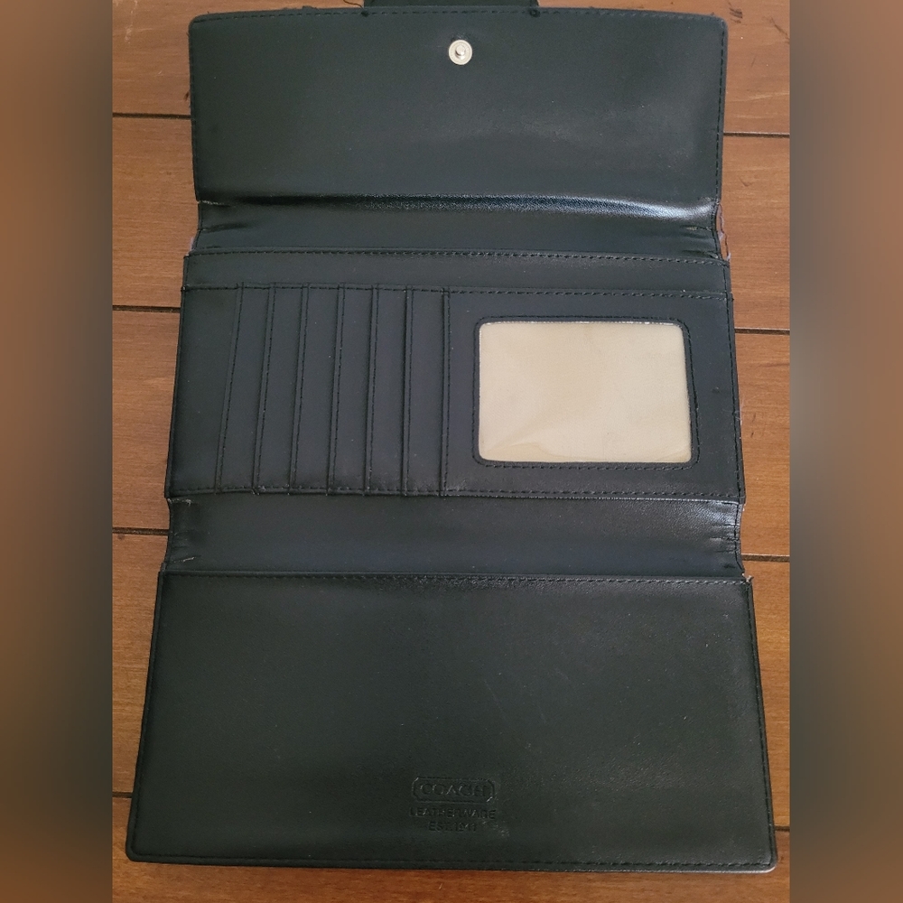 Geniune Coach Tri-fold Wallet - Picture 4 of 6